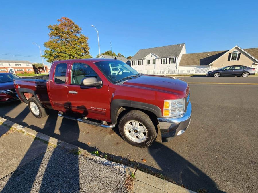 The 2013 Chevrolet Silverado 1500 LT photos