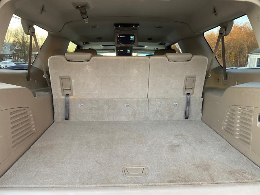 Used Chevrolet Suburban 4WD 4dr 1500 LT 2016 | Lava Motors 2 Inc. Canton, Connecticut Used Chevrolet Suburban 4WD 4dr 1500 LT 2016 | Lava Motors 2 Inc. Canton, Connecticut