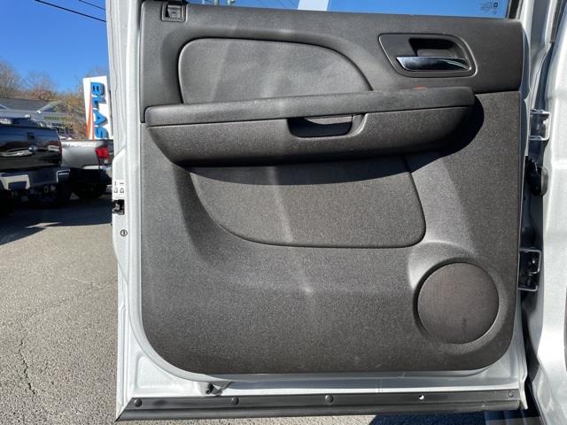 Used Chevrolet Suburban 2500 LT 2013 | Blasius Federal Road. Brookfield, Connecticut Used Chevrolet Suburban 2500 LT 2013 | Blasius Federal Road. Brookfield, Connecticut