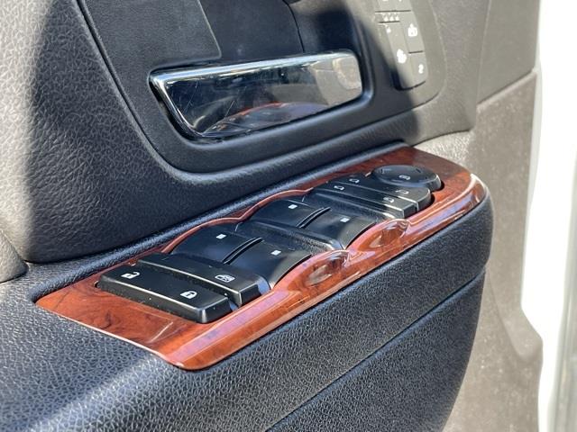 Used Chevrolet Suburban 2500 LT 2013 | Blasius Federal Road. Brookfield, Connecticut Used Chevrolet Suburban 2500 LT 2013 | Blasius Federal Road. Brookfield, Connecticut