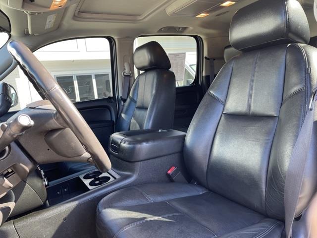 Used Chevrolet Suburban 2500 LT 2013 | Blasius Federal Road. Brookfield, Connecticut Used Chevrolet Suburban 2500 LT 2013 | Blasius Federal Road. Brookfield, Connecticut