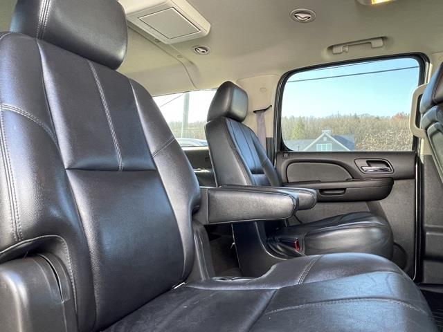 Used Chevrolet Suburban 2500 LT 2013 | Blasius Federal Road. Brookfield, Connecticut Used Chevrolet Suburban 2500 LT 2013 | Blasius Federal Road. Brookfield, Connecticut