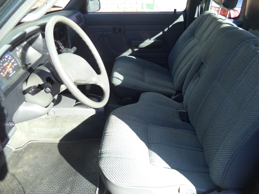 Used Toyota Pickup V6 Deluxe 4WD Extended Cab SB 1992 | Riverside Motorcars, LLC. Naugatuck, Connecticut Used Toyota Pickup V6 Deluxe 4WD Extended Cab SB 1992 | Riverside Motorcars, LLC. Naugatuck, Connecticut