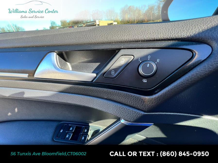 Used Volkswagen Golf R 4dr HB DSG 2016 | Williams Service Center. Bloomfield, Connecticut Used Volkswagen Golf R 4dr HB DSG 2016 | Williams Service Center. Bloomfield, Connecticut
