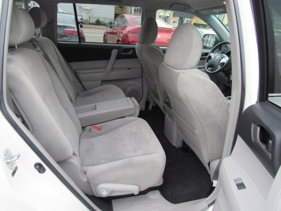 Used Toyota Highlander Base 2011 | Hilario's Auto Sales Inc.. Worcester, Massachusetts Used Toyota Highlander Base 2011 | Hilario's Auto Sales Inc.. Worcester, Massachusetts