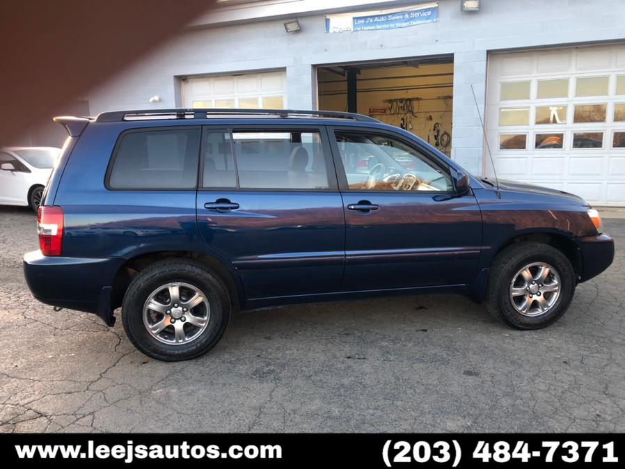 Used Toyota Highlander 4WD 4dr V6 Limited w/3rd Row (Natl) 2007 | LeeJ's Auto Sales & Service. North Branford, Connecticut Used Toyota Highlander 4WD 4dr V6 Limited w/3rd Row (Natl) 2007 | LeeJ's Auto Sales & Service. North Branford, Connecticut