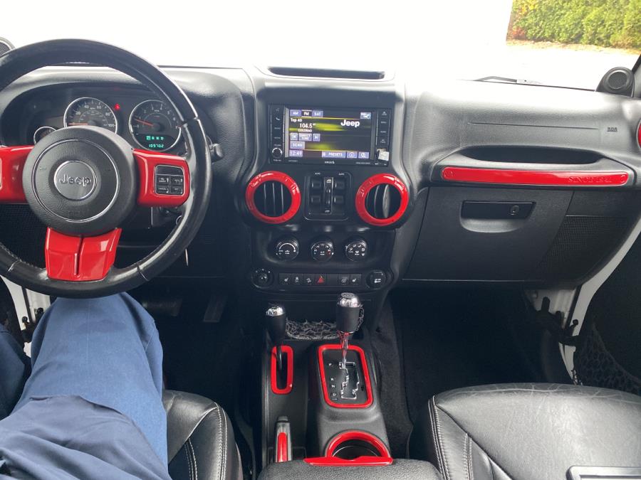 Used Jeep Wrangler Unlimited 4WD 4dr Sahara 2014 | Dealertown Auto Wholesalers. Milford, Connecticut Used Jeep Wrangler Unlimited 4WD 4dr Sahara 2014 | Dealertown Auto Wholesalers. Milford, Connecticut