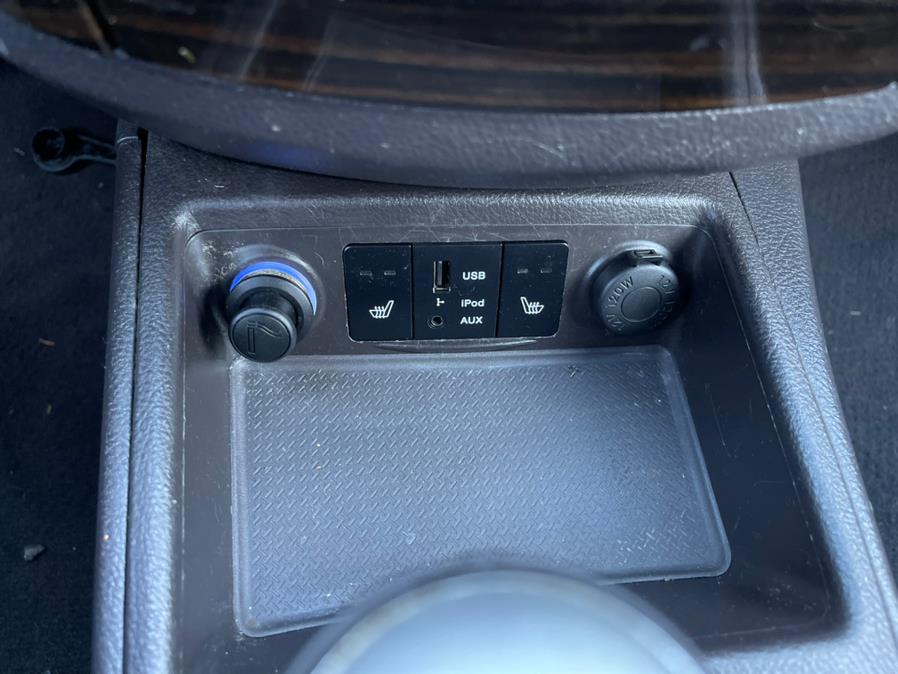 Used Hyundai Santa Fe FWD 4dr V6 Limited 2012 | Central Auto Sales & Service. New Britain, Connecticut Used Hyundai Santa Fe FWD 4dr V6 Limited 2012 | Central Auto Sales & Service. New Britain, Connecticut