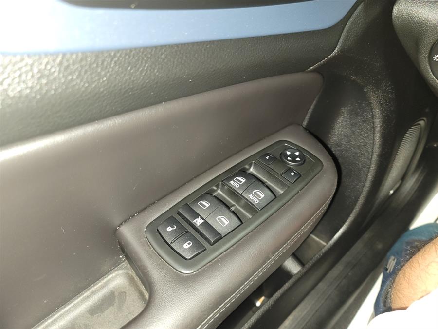 2015 Chrysler 200 4dr Sdn S AWD, available for sale in West Haven, Connecticut | Auto Fair Inc.. West Haven, Connecticut 2015 Chrysler 200 4dr Sdn S AWD, available for sale in West Haven, Connecticut | Auto Fair Inc.. West Haven, Connecticut