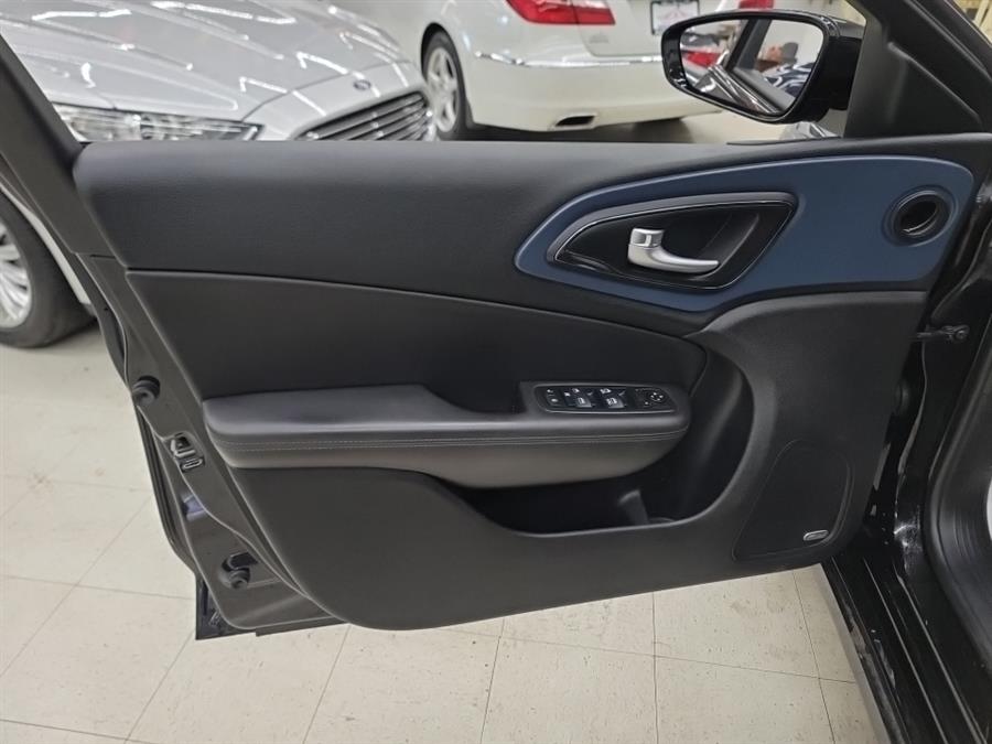 2015 Chrysler 200 4dr Sdn S AWD, available for sale in West Haven, Connecticut | Auto Fair Inc.. West Haven, Connecticut 2015 Chrysler 200 4dr Sdn S AWD, available for sale in West Haven, Connecticut | Auto Fair Inc.. West Haven, Connecticut
