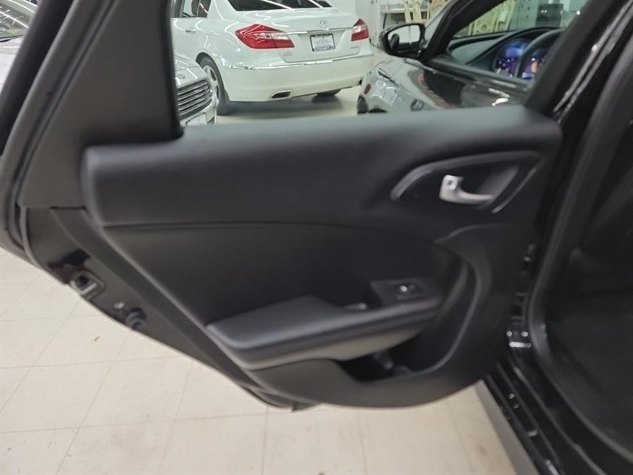 2015 Chrysler 200 4dr Sdn S AWD, available for sale in West Haven, Connecticut | Auto Fair Inc.. West Haven, Connecticut 2015 Chrysler 200 4dr Sdn S AWD, available for sale in West Haven, Connecticut | Auto Fair Inc.. West Haven, Connecticut