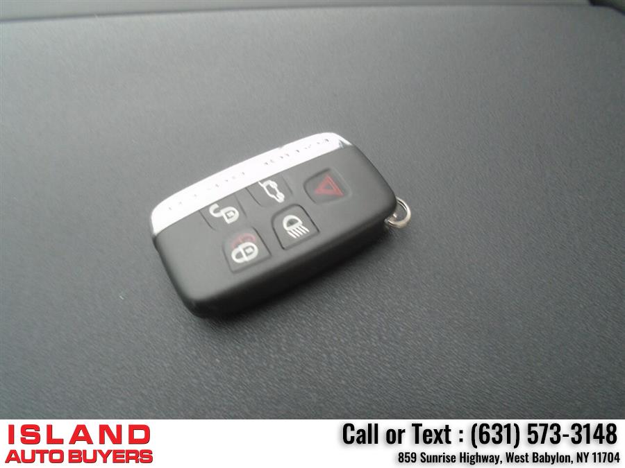 Used Land Rover Range Rover Velar P250 R Dynamic SE AWD 4dr SUV 2019 | Island Auto Buyers. West Babylon, New York Used Land Rover Range Rover Velar P250 R Dynamic SE AWD 4dr SUV 2019 | Island Auto Buyers. West Babylon, New York