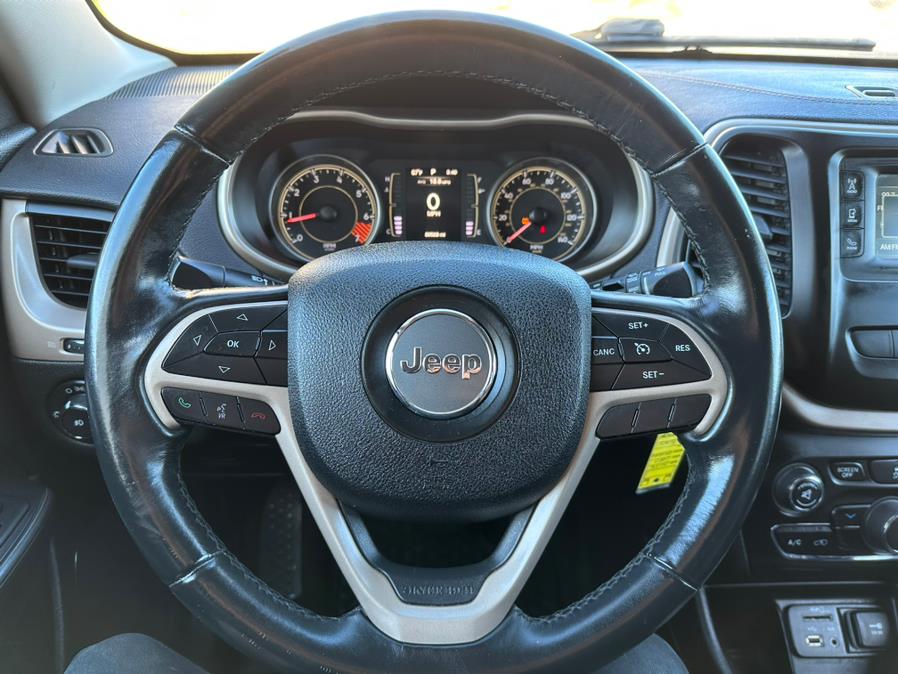 2014 Jeep Cherokee FWD 4dr Altitude, available for sale in Manchester, Connecticut | Carsonmain LLC. Manchester, Connecticut 2014 Jeep Cherokee FWD 4dr Altitude, available for sale in Manchester, Connecticut | Carsonmain LLC. Manchester, Connecticut
