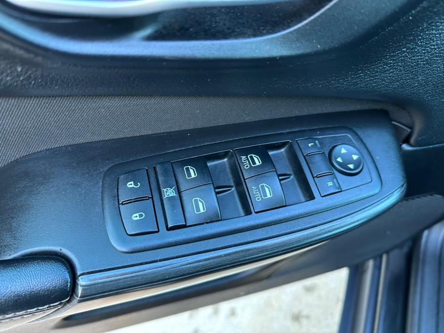 2014 Jeep Cherokee FWD 4dr Altitude, available for sale in Manchester, Connecticut | Carsonmain LLC. Manchester, Connecticut 2014 Jeep Cherokee FWD 4dr Altitude, available for sale in Manchester, Connecticut | Carsonmain LLC. Manchester, Connecticut