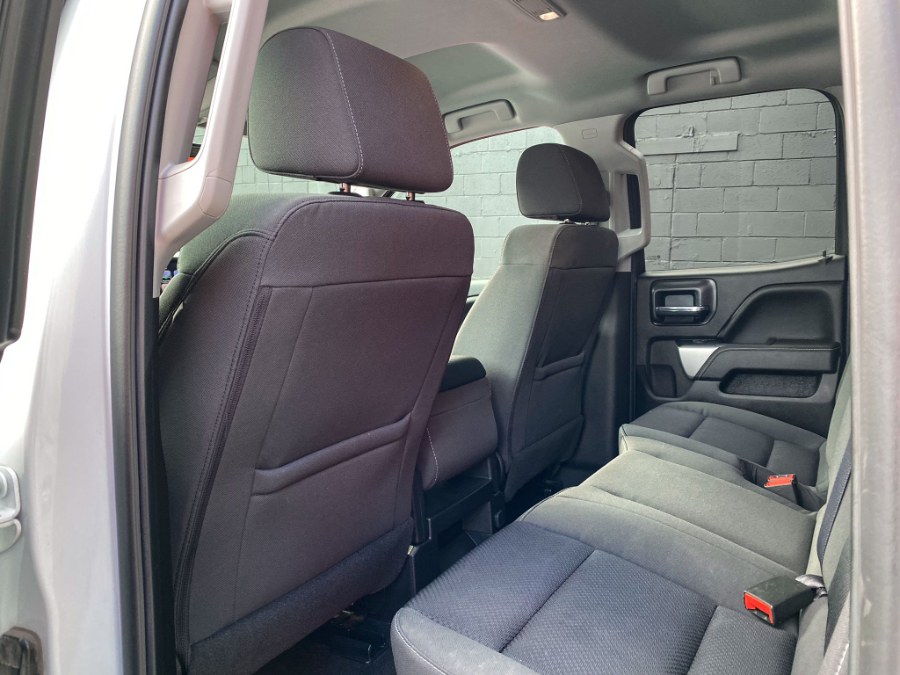 Used Chevrolet Silverado 1500 4WD Double Cab 143.5" LT w/2LT 2017 | RT Auto Center LLC. Newark, New Jersey Used Chevrolet Silverado 1500 4WD Double Cab 143.5" LT w/2LT 2017 | RT Auto Center LLC. Newark, New Jersey