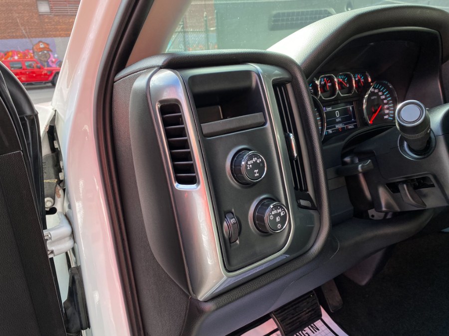 Used Chevrolet Silverado 1500 4WD Double Cab 143.5" LT w/2LT 2017 | RT Auto Center LLC. Newark, New Jersey Used Chevrolet Silverado 1500 4WD Double Cab 143.5" LT w/2LT 2017 | RT Auto Center LLC. Newark, New Jersey
