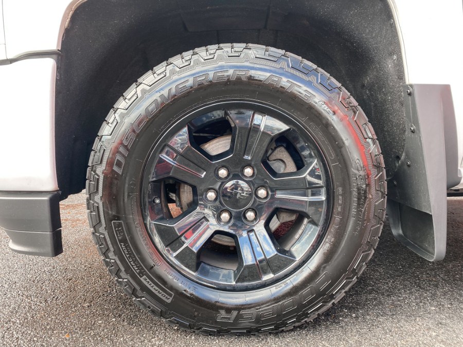 Used Chevrolet Silverado 1500 4WD Double Cab 143.5" LT w/2LT 2017 | RT Auto Center LLC. Newark, New Jersey Used Chevrolet Silverado 1500 4WD Double Cab 143.5" LT w/2LT 2017 | RT Auto Center LLC. Newark, New Jersey