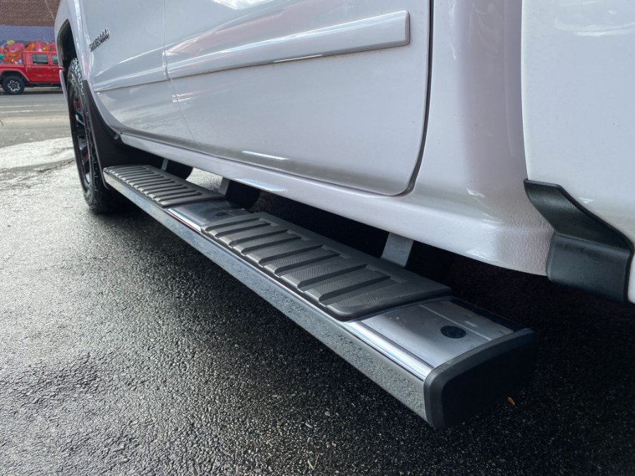 Used Chevrolet Silverado 1500 4WD Double Cab 143.5" LT w/2LT 2017 | RT Auto Center LLC. Newark, New Jersey Used Chevrolet Silverado 1500 4WD Double Cab 143.5" LT w/2LT 2017 | RT Auto Center LLC. Newark, New Jersey