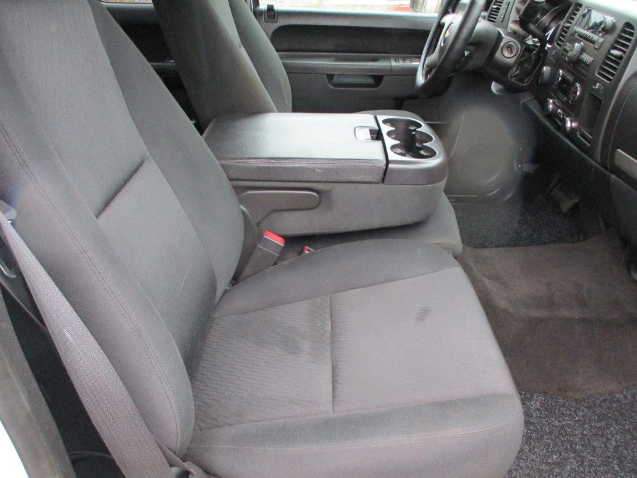 Used Chevrolet Silverado 2500HD 4WD Ext Cab 144.2" LT 2013 | Suffield Auto Sales. Suffield, Connecticut