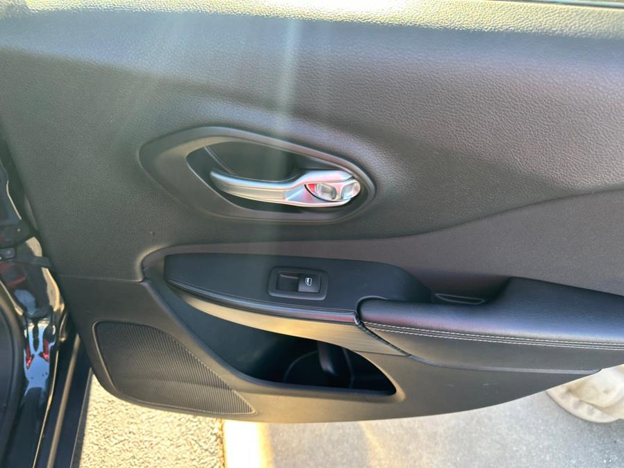 2015 Jeep Cherokee 4WD 4dr Latitude, available for sale in East Windsor, Connecticut | Century Auto And Truck. East Windsor, Connecticut 2015 Jeep Cherokee 4WD 4dr Latitude, available for sale in East Windsor, Connecticut | Century Auto And Truck. East Windsor, Connecticut