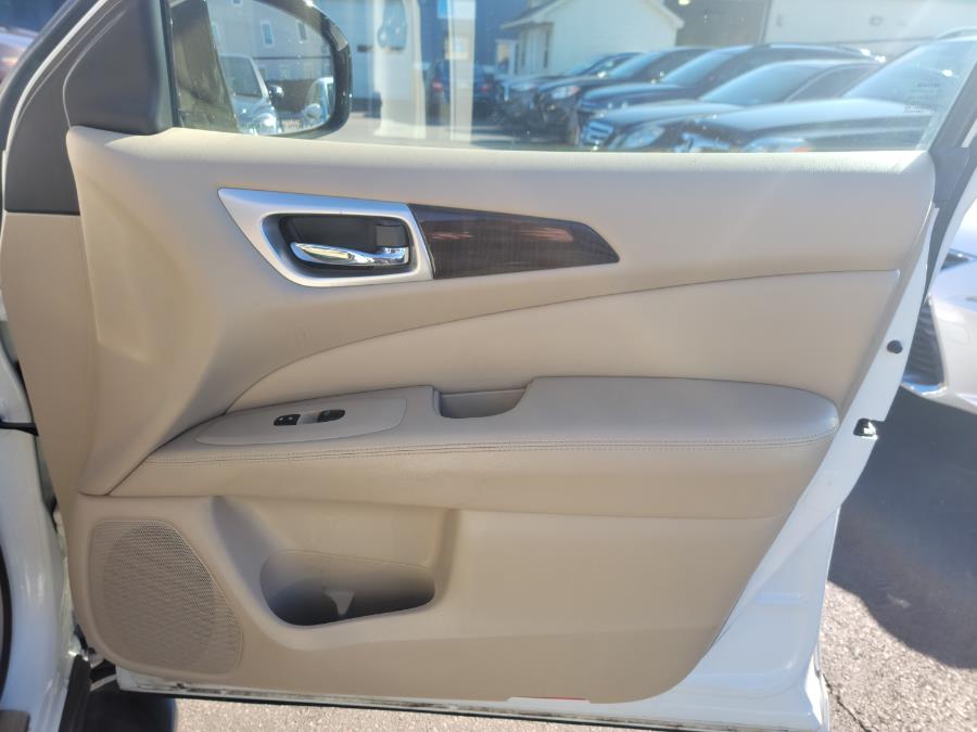2014 Nissan Pathfinder 4WD 4dr S, available for sale in Philadelphia, Pennsylvania | Eugen's Auto Sales & Repairs. Philadelphia, Pennsylvania 2014 Nissan Pathfinder 4WD 4dr S, available for sale in Philadelphia, Pennsylvania | Eugen's Auto Sales & Repairs. Philadelphia, Pennsylvania