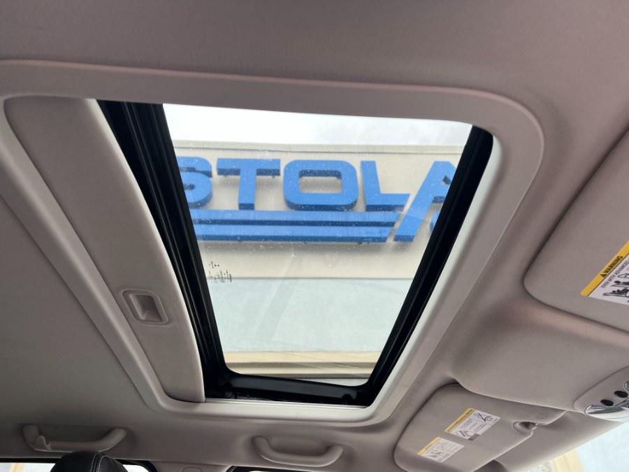 2016 Jeep Compass 4WD 4dr High Altitude Edition, available for sale in Bristol, Connecticut | Bristol Auto Center LLC. Bristol, Connecticut 2016 Jeep Compass 4WD 4dr High Altitude Edition, available for sale in Bristol, Connecticut | Bristol Auto Center LLC. Bristol, Connecticut