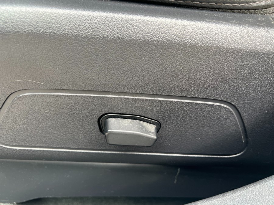 2016 Jeep Compass 4WD 4dr High Altitude Edition, available for sale in Bristol, Connecticut | Bristol Auto Center LLC. Bristol, Connecticut 2016 Jeep Compass 4WD 4dr High Altitude Edition, available for sale in Bristol, Connecticut | Bristol Auto Center LLC. Bristol, Connecticut