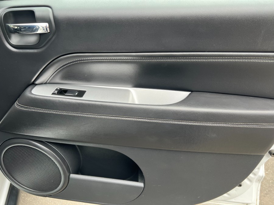 2016 Jeep Compass 4WD 4dr High Altitude Edition, available for sale in Bristol, Connecticut | Bristol Auto Center LLC. Bristol, Connecticut 2016 Jeep Compass 4WD 4dr High Altitude Edition, available for sale in Bristol, Connecticut | Bristol Auto Center LLC. Bristol, Connecticut