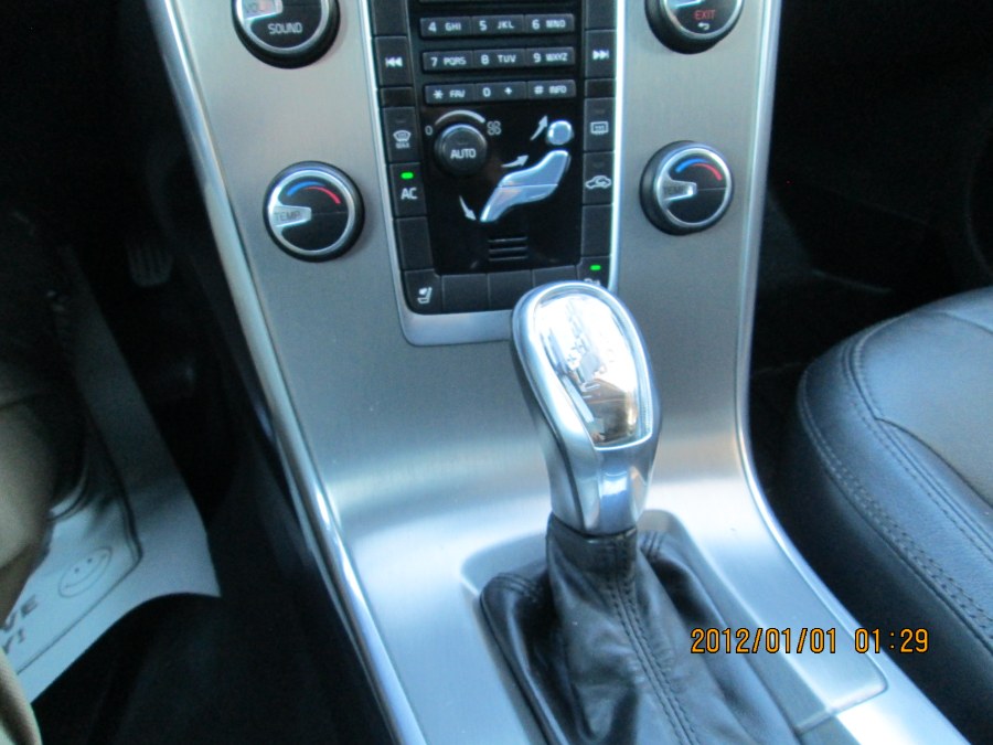 2013 Volvo XC60 FWD 4dr 3.2L PZEV, available for sale in Massapequa, New York | South Shore Auto Brokers & Sales. Massapequa, New York 2013 Volvo XC60 FWD 4dr 3.2L PZEV, available for sale in Massapequa, New York | South Shore Auto Brokers & Sales. Massapequa, New York