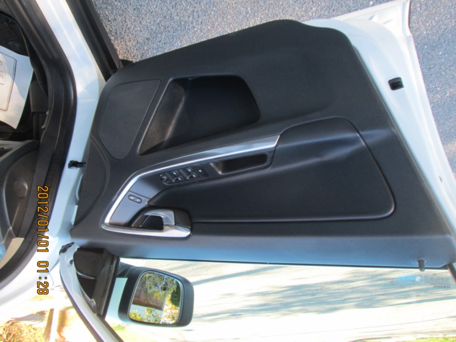 2013 Volvo XC60 FWD 4dr 3.2L PZEV, available for sale in Massapequa, New York | South Shore Auto Brokers & Sales. Massapequa, New York 2013 Volvo XC60 FWD 4dr 3.2L PZEV, available for sale in Massapequa, New York | South Shore Auto Brokers & Sales. Massapequa, New York