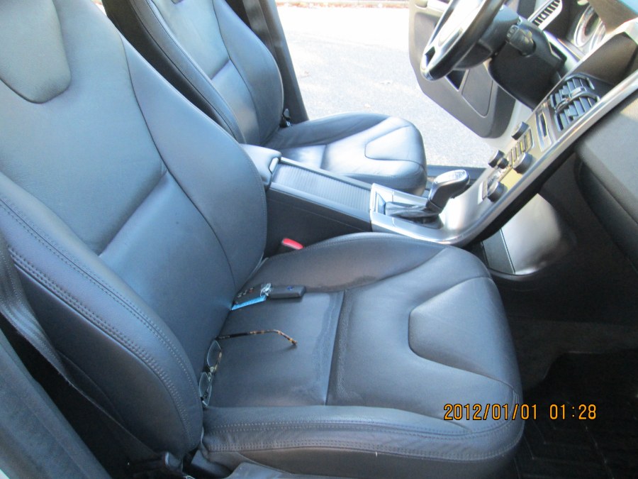 2013 Volvo XC60 FWD 4dr 3.2L PZEV, available for sale in Massapequa, New York | South Shore Auto Brokers & Sales. Massapequa, New York 2013 Volvo XC60 FWD 4dr 3.2L PZEV, available for sale in Massapequa, New York | South Shore Auto Brokers & Sales. Massapequa, New York