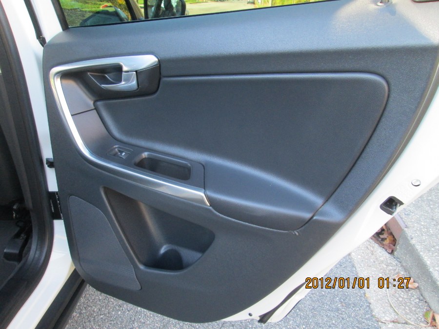 2013 Volvo XC60 FWD 4dr 3.2L PZEV, available for sale in Massapequa, New York | South Shore Auto Brokers & Sales. Massapequa, New York 2013 Volvo XC60 FWD 4dr 3.2L PZEV, available for sale in Massapequa, New York | South Shore Auto Brokers & Sales. Massapequa, New York