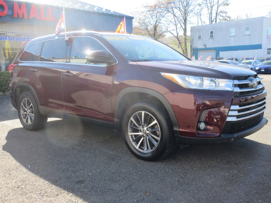 2019 Toyota Highlander XLE V6 FWD (Natl), available for sale in Linden, New Jersey | Route 27 Auto Mall. Linden, New Jersey 2019 Toyota Highlander XLE V6 FWD (Natl), available for sale in Linden, New Jersey | Route 27 Auto Mall. Linden, New Jersey