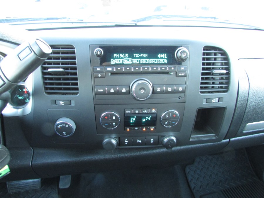 2013 Chevrolet Silverado 1500 4WD Crew Cab 143.5" LT, available for sale in East Windsor, Connecticut | United Auto Sales of E Windsor, Inc. East Windsor, Connecticut 2013 Chevrolet Silverado 1500 4WD Crew Cab 143.5" LT, available for sale in East Windsor, Connecticut | United Auto Sales of E Windsor, Inc. East Windsor, Connecticut