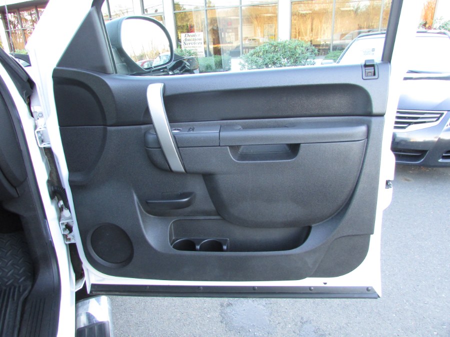 2013 Chevrolet Silverado 1500 4WD Crew Cab 143.5" LT, available for sale in East Windsor, Connecticut | United Auto Sales of E Windsor, Inc. East Windsor, Connecticut 2013 Chevrolet Silverado 1500 4WD Crew Cab 143.5" LT, available for sale in East Windsor, Connecticut | United Auto Sales of E Windsor, Inc. East Windsor, Connecticut