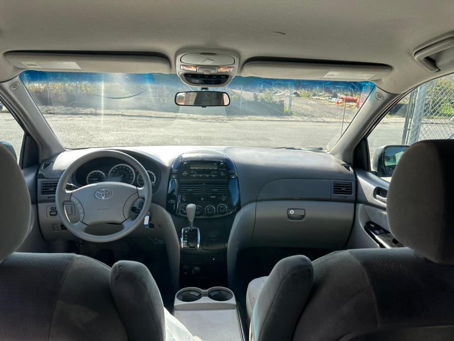 Toyota Sienna 2005 in Paterson, Totowa, Hawthorne, Glen Rock NJ