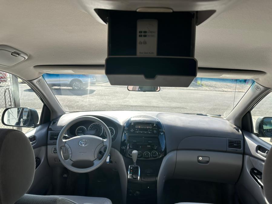 Toyota Sienna 2005 in Paterson, Totowa, Hawthorne, Glen Rock NJ