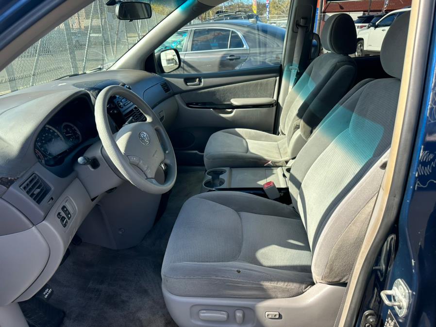 Toyota Sienna 2005 in Paterson, Totowa, Hawthorne, Glen Rock NJ