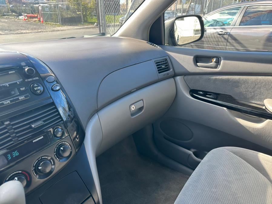 Toyota Sienna 2005 in Paterson, Totowa, Hawthorne, Glen Rock NJ