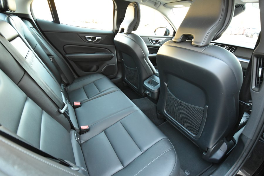 Used Volvo S60 T6 AWD Momentum 2020 | Highline Car Connection. Waterbury, Connecticut Used Volvo S60 T6 AWD Momentum 2020 | Highline Car Connection. Waterbury, Connecticut