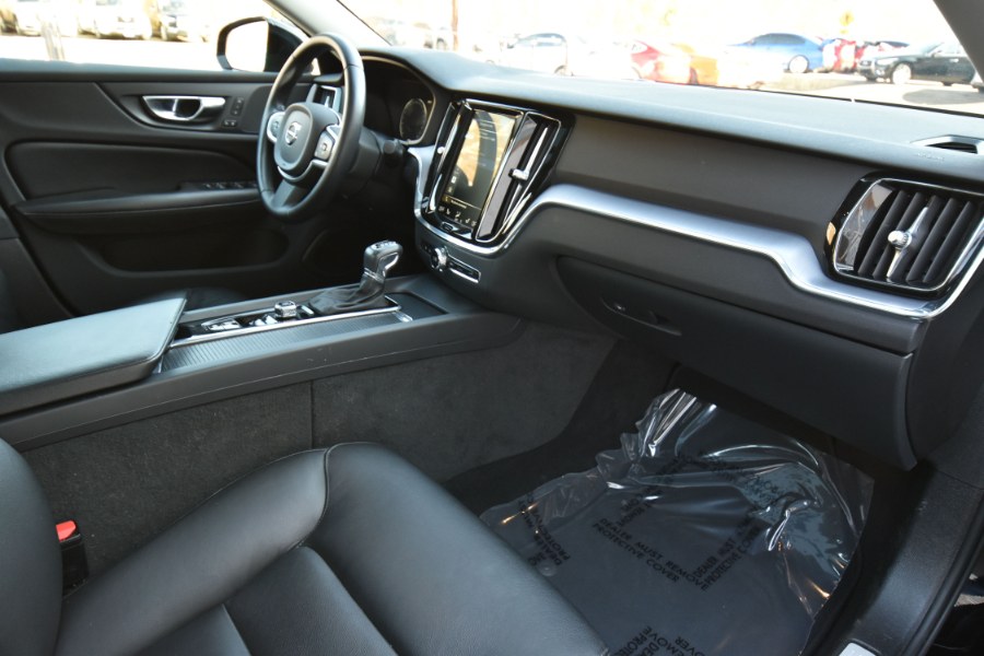 Used Volvo S60 T6 AWD Momentum 2020 | Highline Car Connection. Waterbury, Connecticut Used Volvo S60 T6 AWD Momentum 2020 | Highline Car Connection. Waterbury, Connecticut