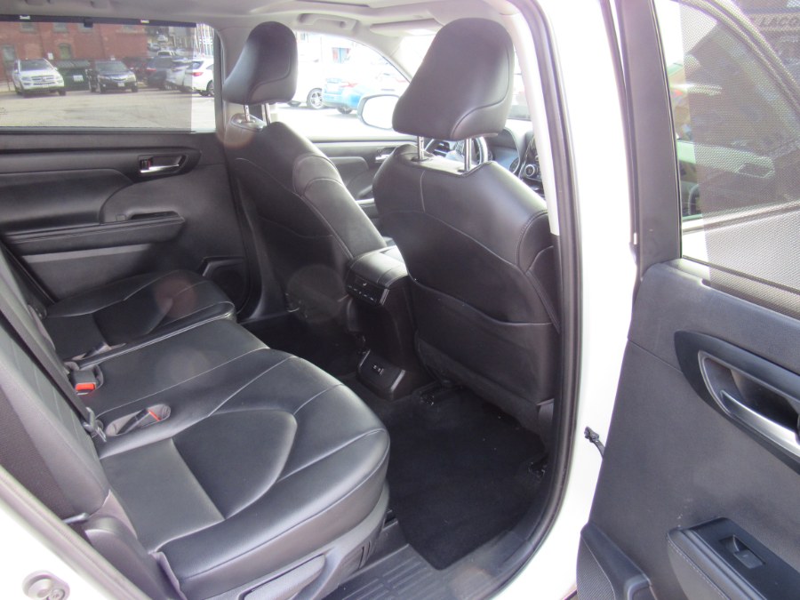 Used Toyota Highlander XLE 2020 | Hilario's Auto Sales Inc.. Worcester, Massachusetts Used Toyota Highlander XLE 2020 | Hilario's Auto Sales Inc.. Worcester, Massachusetts