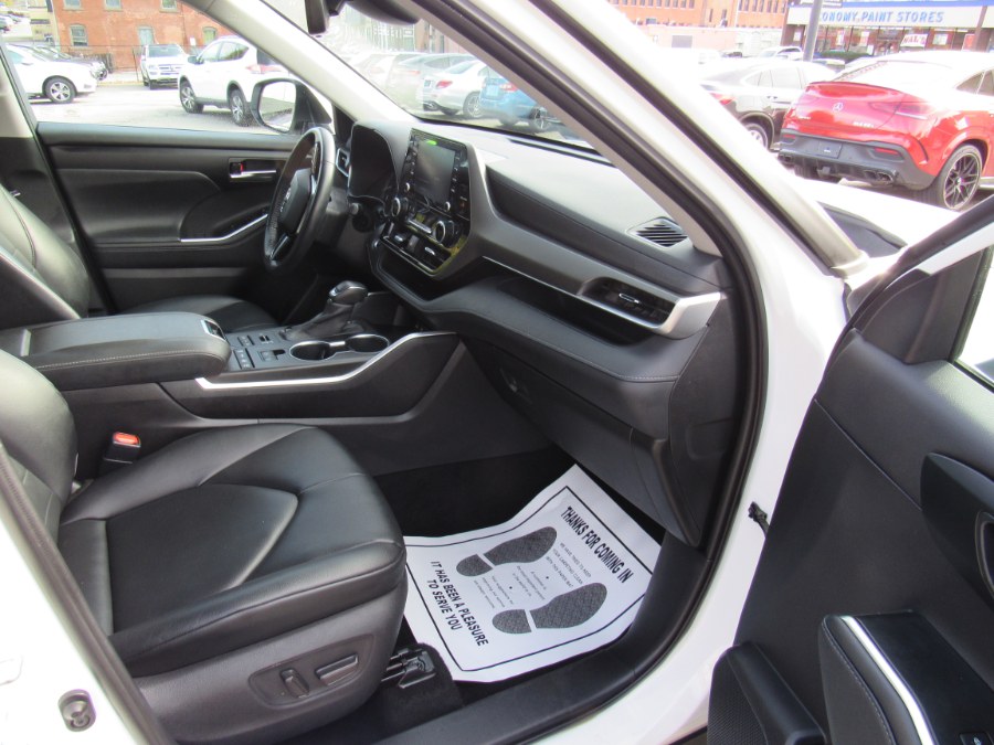 Used Toyota Highlander XLE 2020 | Hilario's Auto Sales Inc.. Worcester, Massachusetts Used Toyota Highlander XLE 2020 | Hilario's Auto Sales Inc.. Worcester, Massachusetts