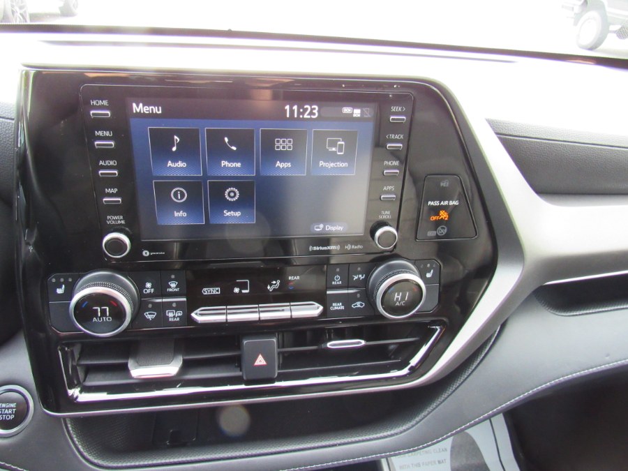 Used Toyota Highlander XLE 2020 | Hilario's Auto Sales Inc.. Worcester, Massachusetts Used Toyota Highlander XLE 2020 | Hilario's Auto Sales Inc.. Worcester, Massachusetts