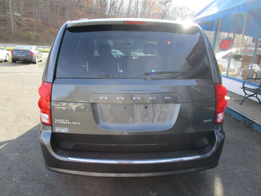 2016 Dodge Grand Caravan 4dr Wgn SXT, available for sale in Meriden, Connecticut | Cos Central Auto. Meriden, Connecticut 2016 Dodge Grand Caravan 4dr Wgn SXT, available for sale in Meriden, Connecticut | Cos Central Auto. Meriden, Connecticut
