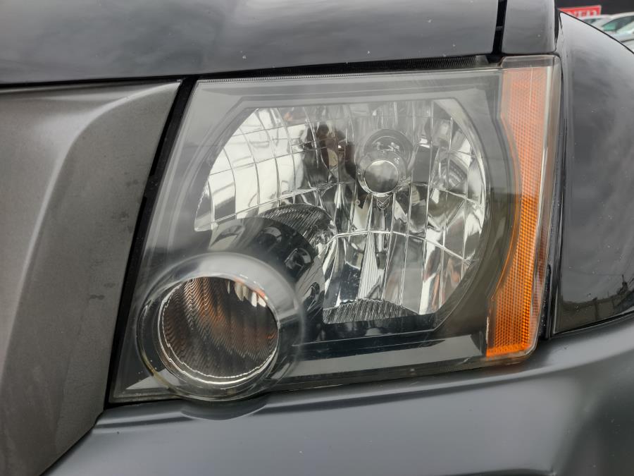 2006 Nissan Xterra 4dr SE V6 Auto 4WD, available for sale in Wantagh, New York | Alpine Motors Inc. Wantagh, New York 2006 Nissan Xterra 4dr SE V6 Auto 4WD, available for sale in Wantagh, New York | Alpine Motors Inc. Wantagh, New York