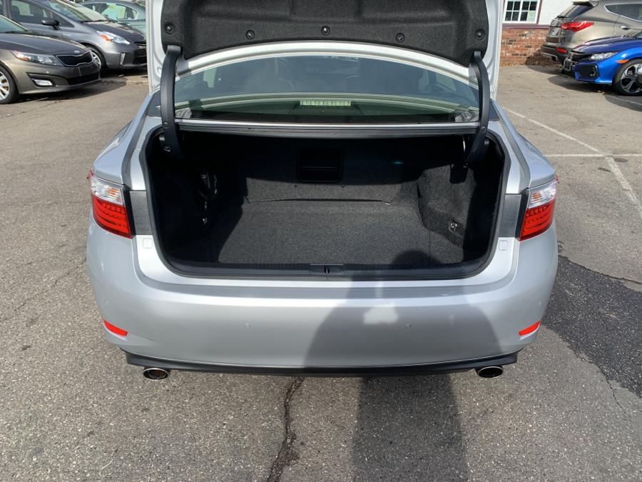 Used Lexus ES 350 4dr Sdn 2013 | Absolute Motors Inc. Springfield, Massachusetts Used Lexus ES 350 4dr Sdn 2013 | Absolute Motors Inc. Springfield, Massachusetts