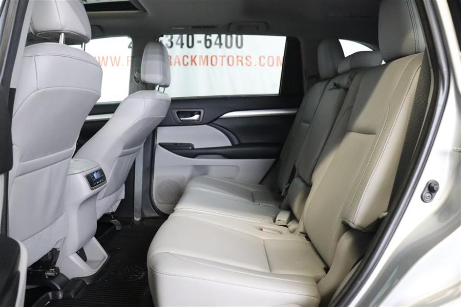Used Toyota Highlander XLE 2018 | Fast Track Motors. Paterson, New Jersey Used Toyota Highlander XLE 2018 | Fast Track Motors. Paterson, New Jersey