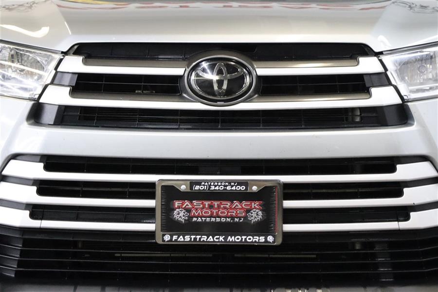Used Toyota Highlander XLE 2018 | Fast Track Motors. Paterson, New Jersey Used Toyota Highlander XLE 2018 | Fast Track Motors. Paterson, New Jersey