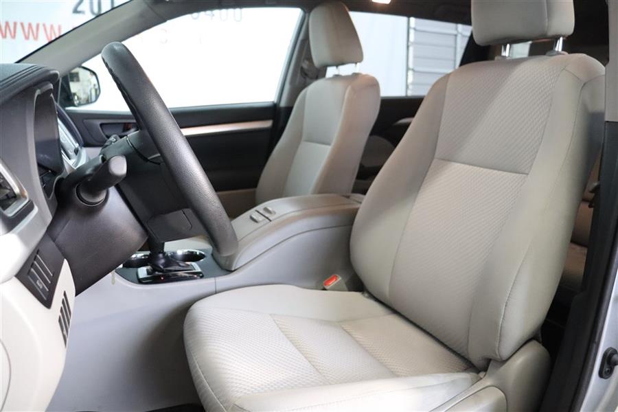 2019 Toyota Highlander LE, available for sale in Paterson, New Jersey | Fast Track Motors. Paterson, New Jersey 2019 Toyota Highlander LE, available for sale in Paterson, New Jersey | Fast Track Motors. Paterson, New Jersey